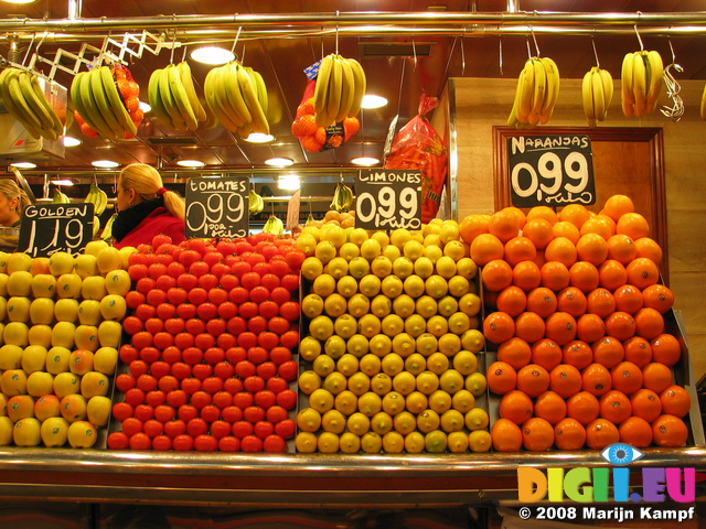 20539 Fruit stall on Mercat de la Boqueria